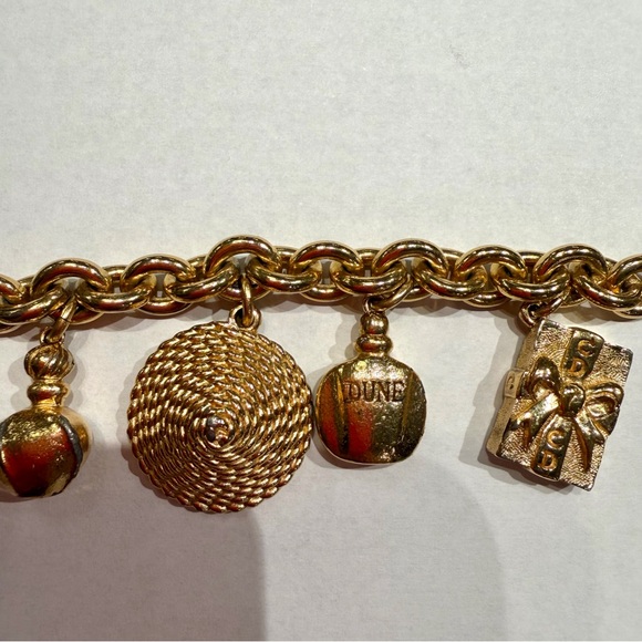 Christian Dior Vintage Gold Tone Charm Bracelet Rare Perfume & Boutique Motifs - Picture 5 of 9